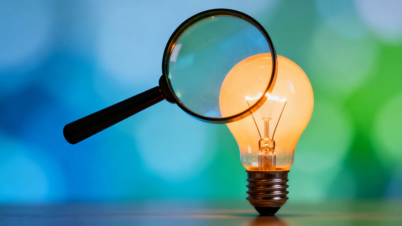 Loupe sur une ampoule lumineuse