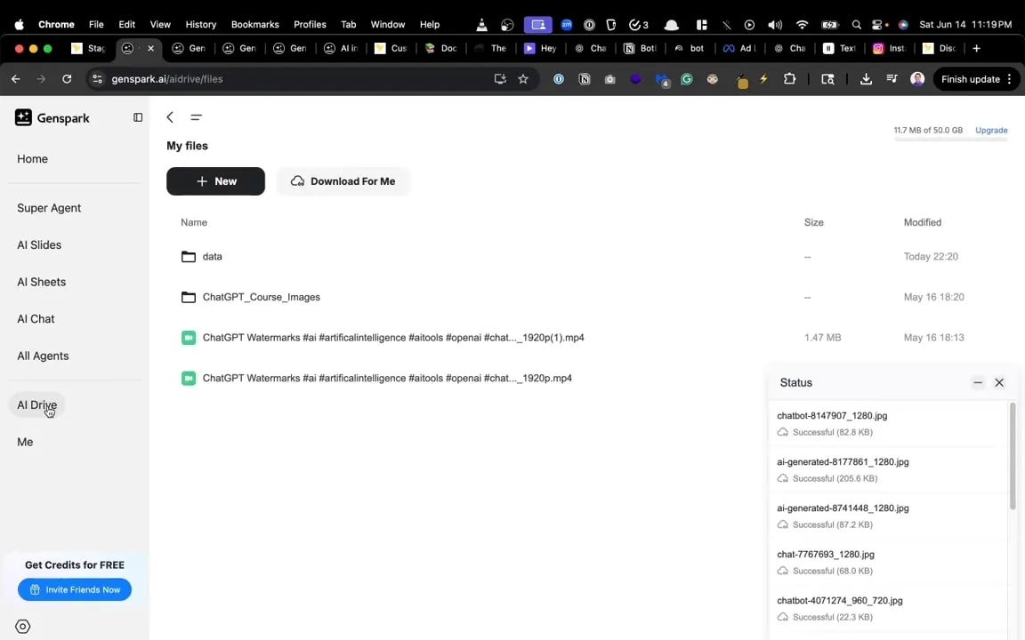 Vue Genspark AI Drive montrant la liste de fichiers, le bouton 'New' et 'Download For Me' ainsi qu'un panneau de statut des téléchargements.