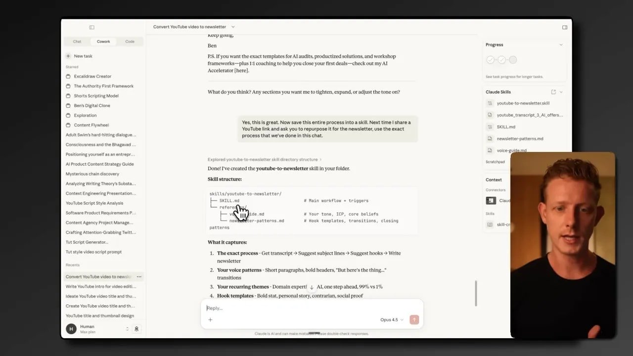 Interface Claude Cowork montrant la structure d'une skill 'youtube-to-newsletter' et le contenu d'un fichier de configuration